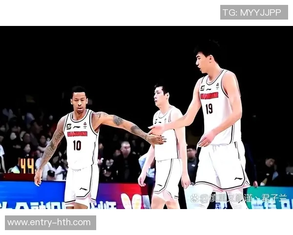 2014年CBA总决赛广东队与北京队的激烈对决回顾与分析 2014年CBA总决赛广东队与北京队的激烈对决回顾与分析