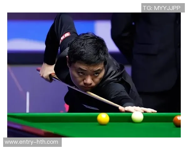 丁俊晖与赛尔特激战正酣谁将赢得这场精彩的斯诺克对决 丁俊晖与赛尔特激战正酣谁将赢得这场精彩的斯诺克对决